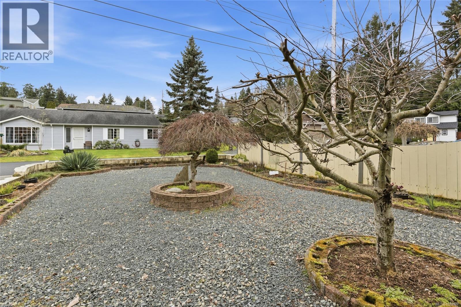 #28 493 PIONEER CRES - 45