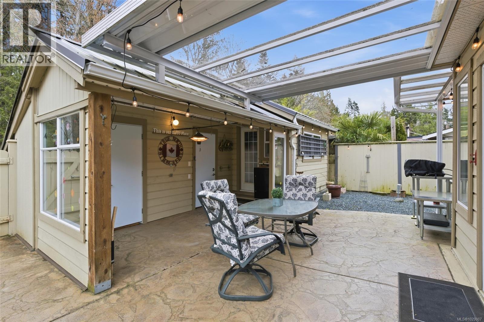 #28 493 PIONEER CRES - 37