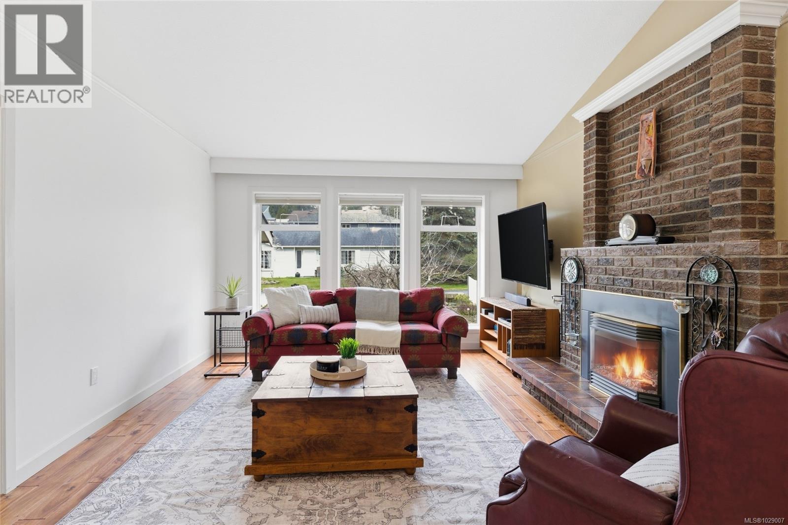 #28 493 PIONEER CRES - 19