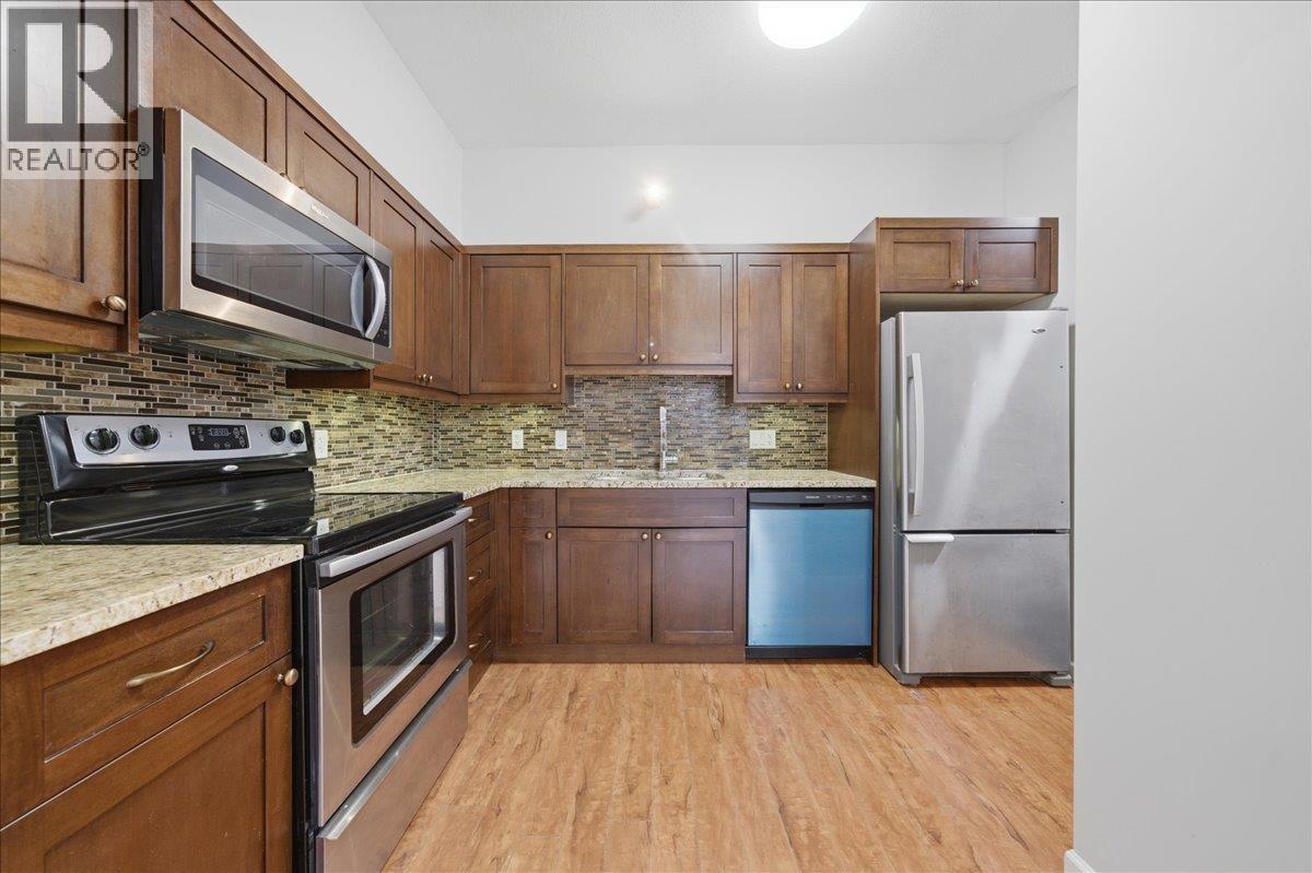 207 22858 LOUGHEED HIGHWAY, Maple Ridge