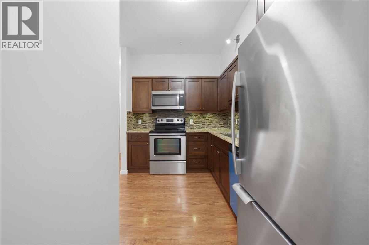 207 22858 LOUGHEED HIGHWAY, Maple Ridge