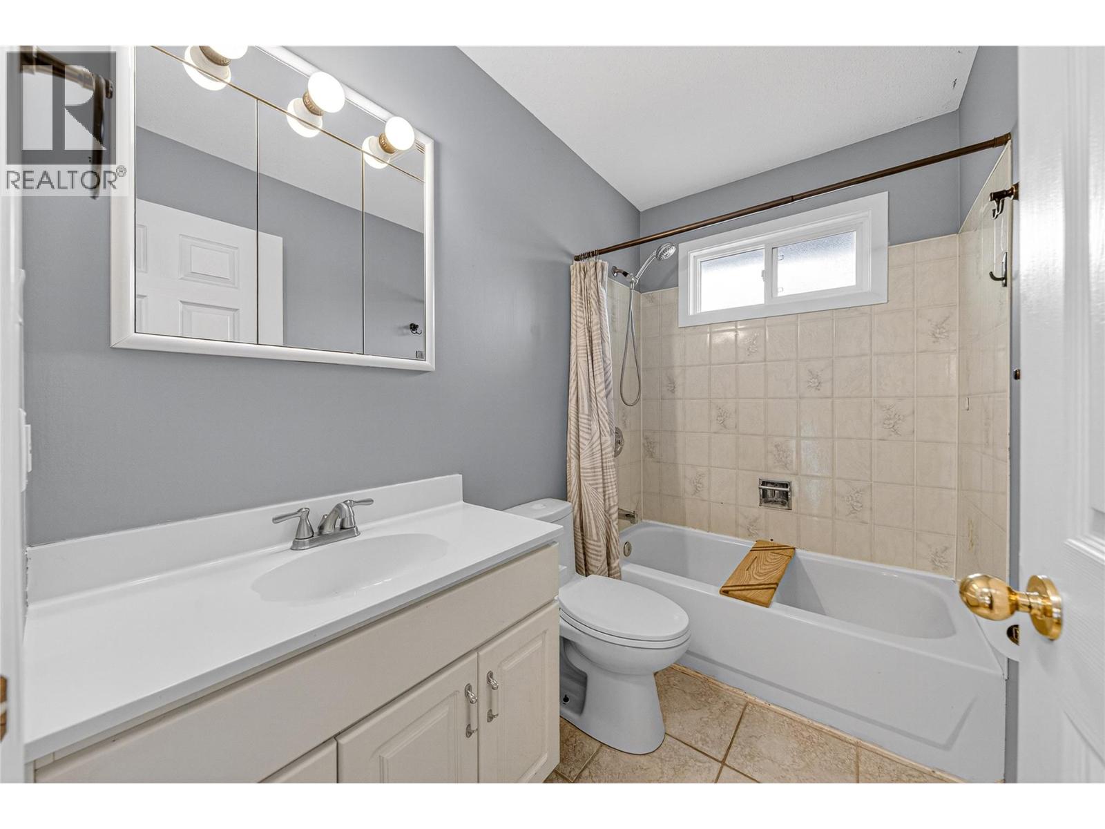 345 Pacific Yew Crescent, Sparwood