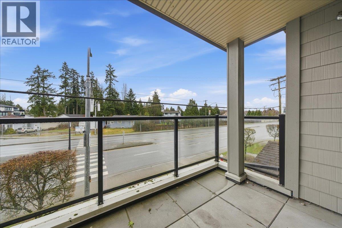 207 22858 LOUGHEED HIGHWAY, Maple Ridge