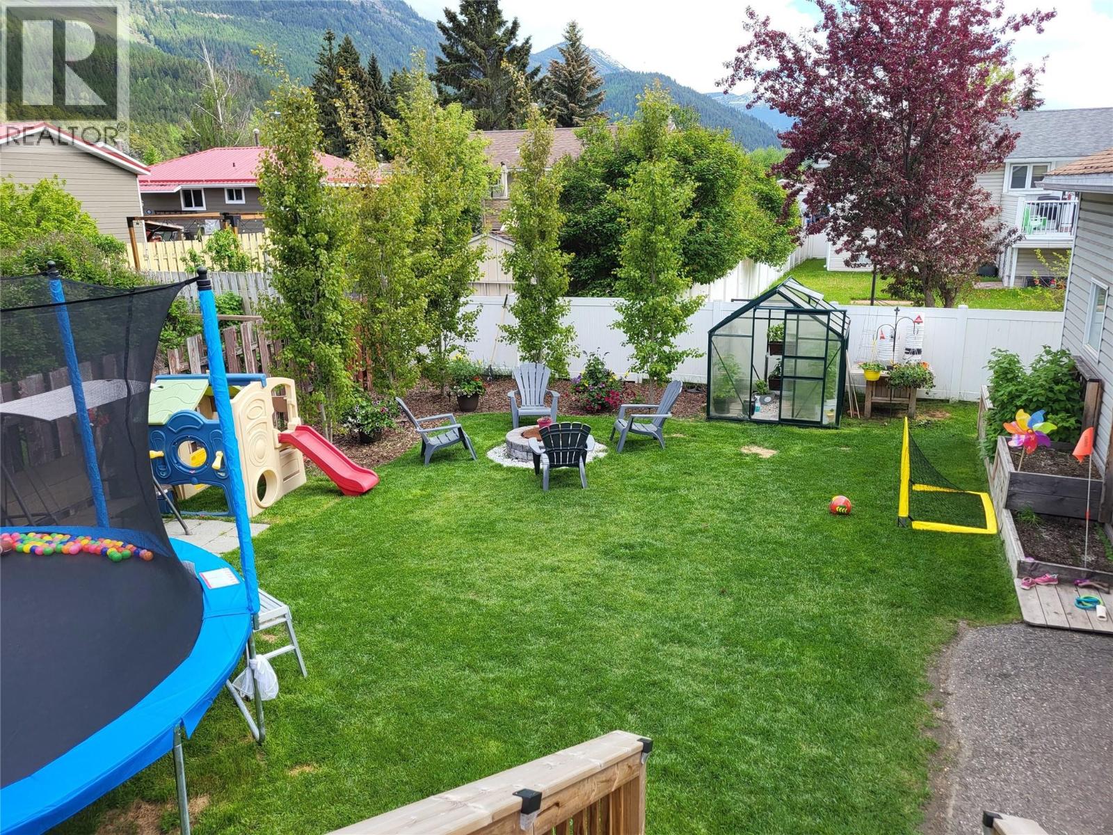 345 Pacific Yew Crescent, Sparwood