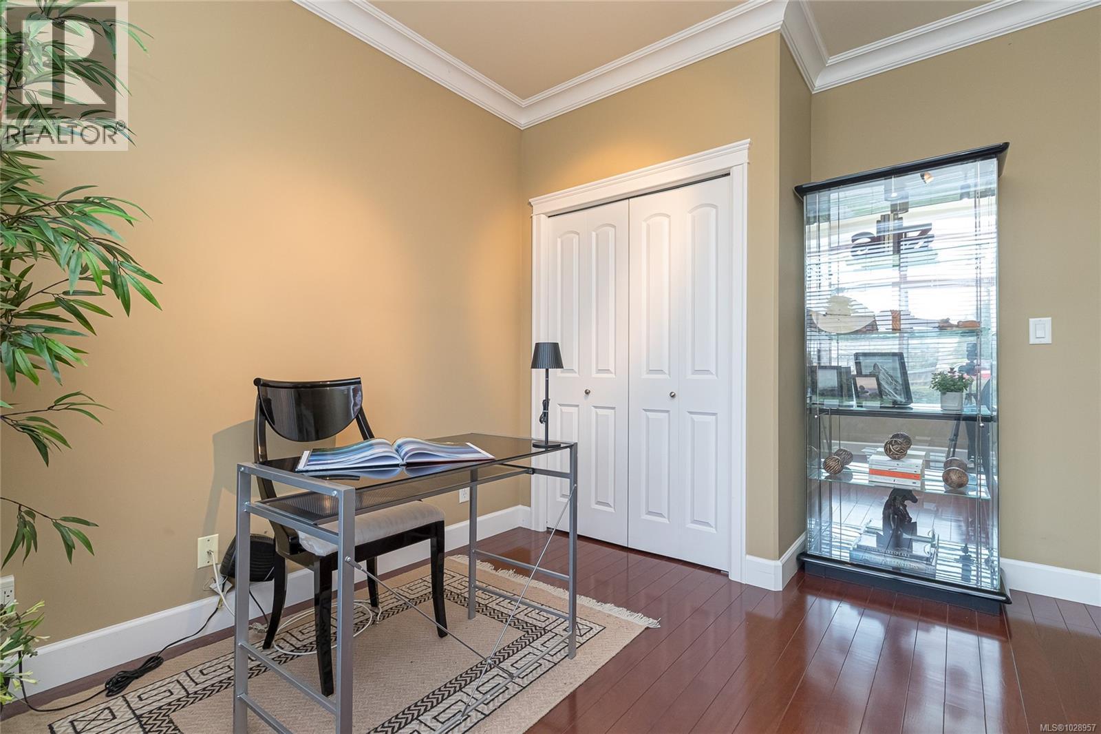 4073 LONGVIEW DR - 12