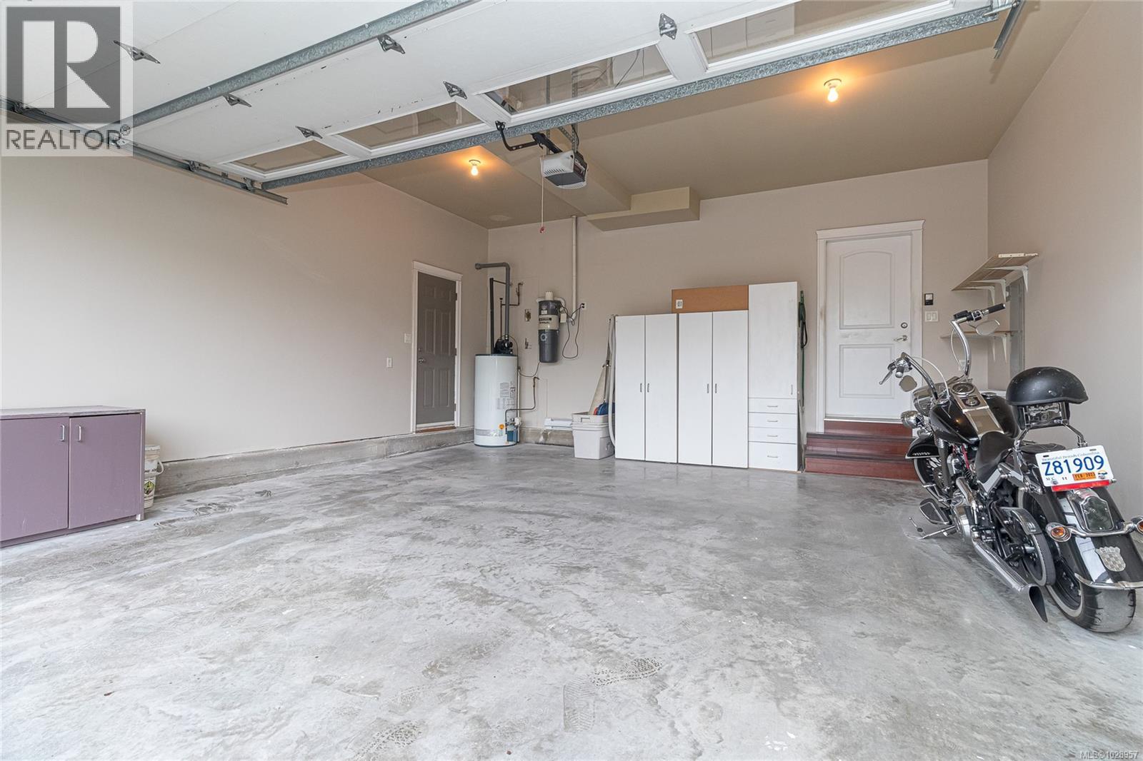 4073 LONGVIEW DR - 22