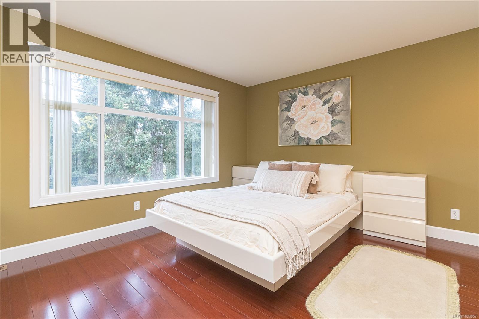 4073 LONGVIEW DR - 24