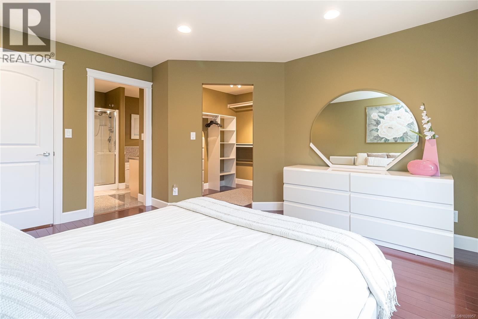 4073 LONGVIEW DR - 25