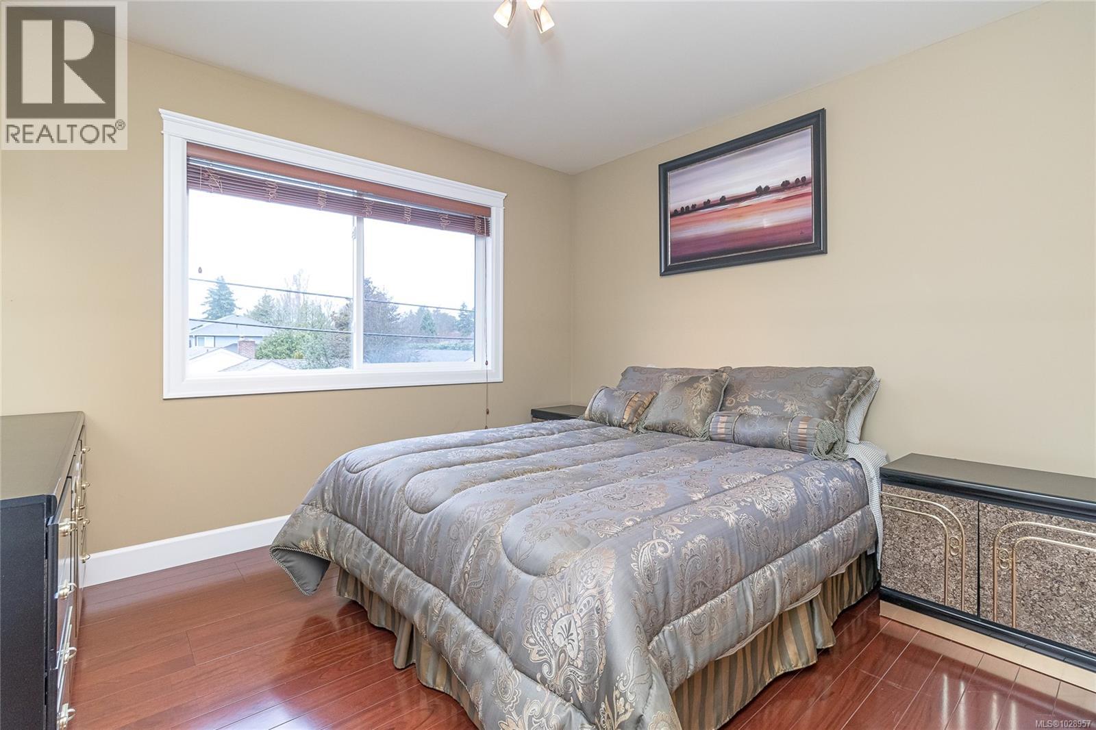 4073 LONGVIEW DR - 31