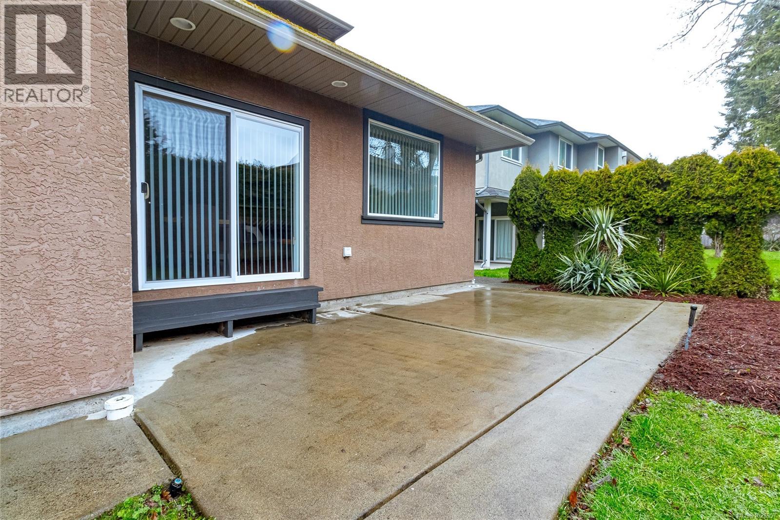 4073 LONGVIEW DR - 35