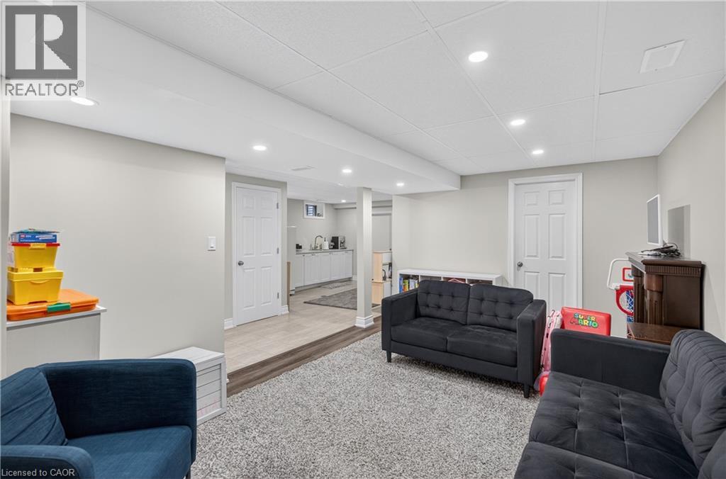 84 BRANTHAVEN Drive, Stoney Creek, Ontario