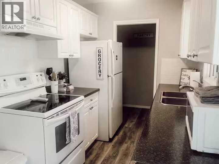 Multi-family House Bi-level for Sale in   Street S Glendale Lethbridge 