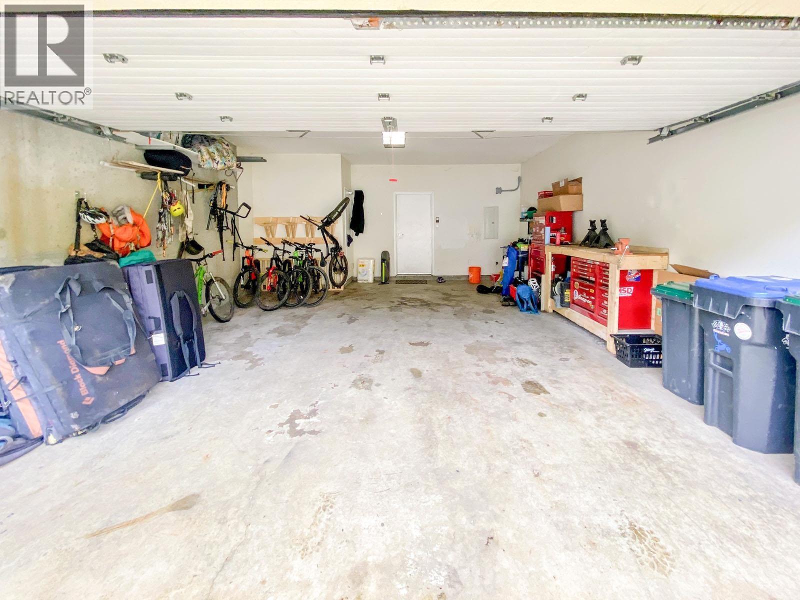 2 40632 GOVERNMENT ROAD, Squamish