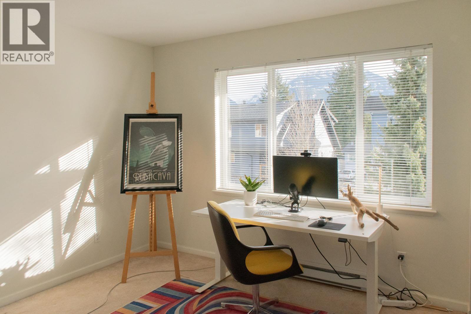 2 40632 GOVERNMENT ROAD, Squamish