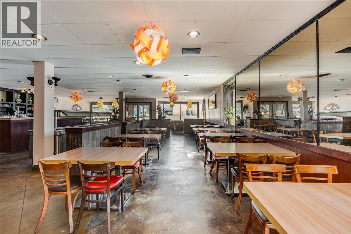  Columbia Avenue, Castlegar