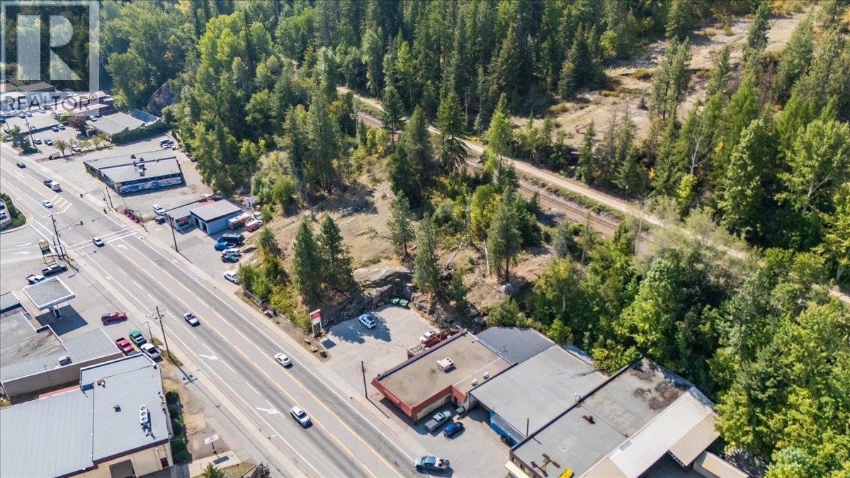  Columbia Avenue, Castlegar