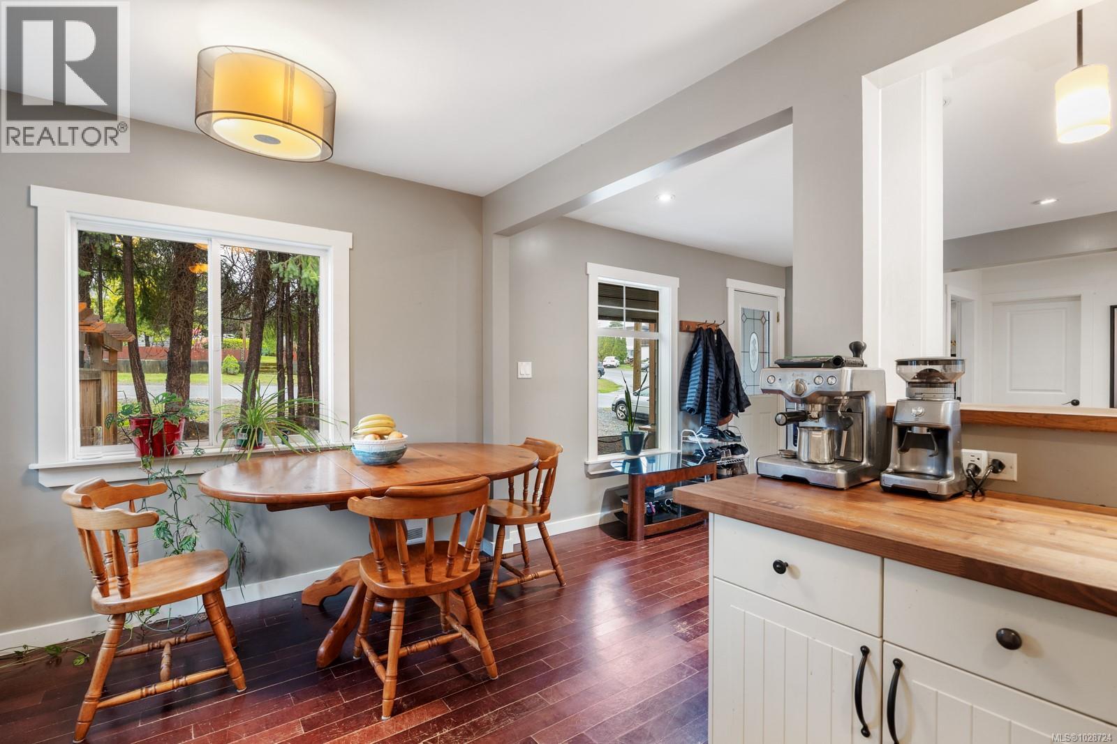 3328 Third St - 23