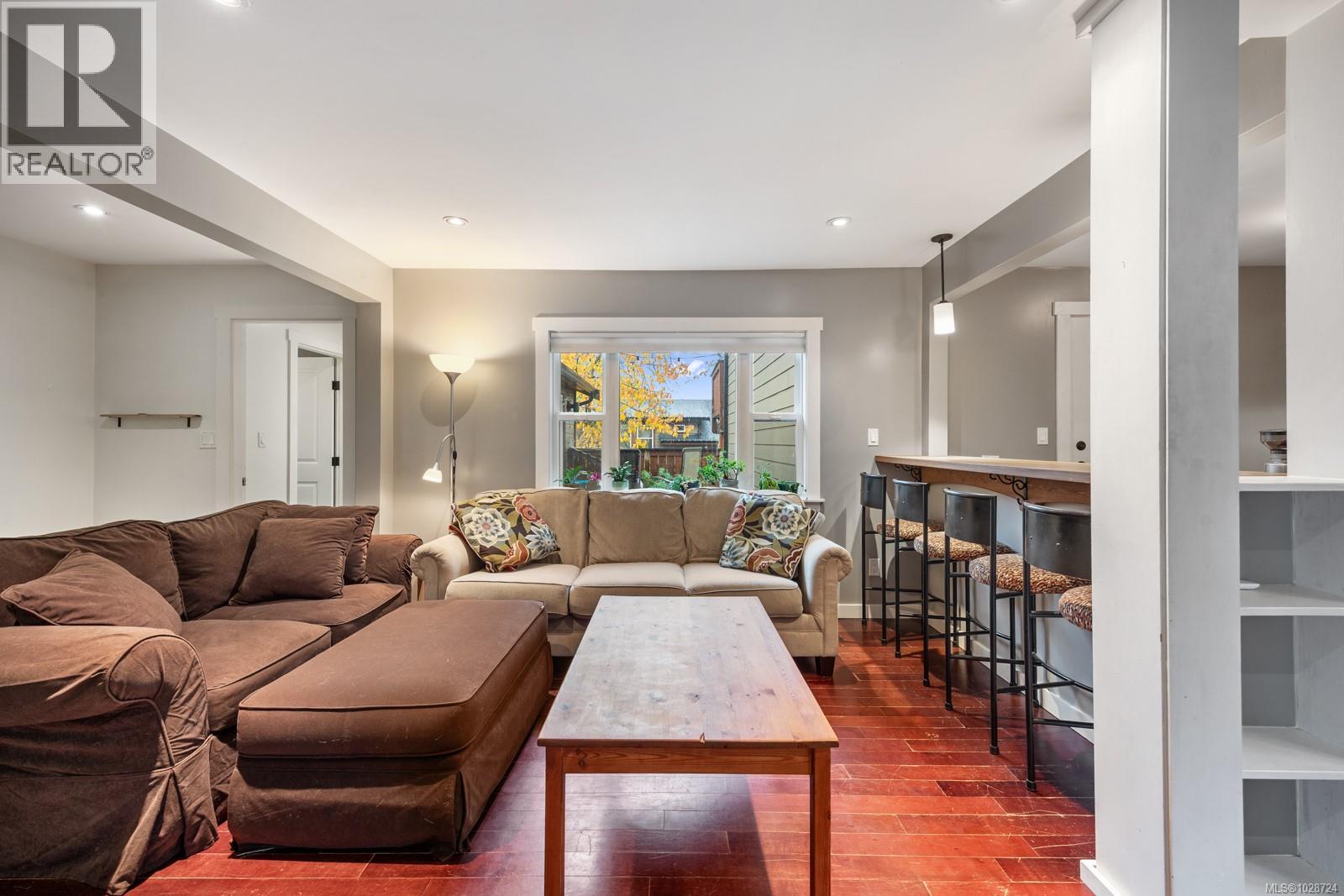 3328 Third St - 25