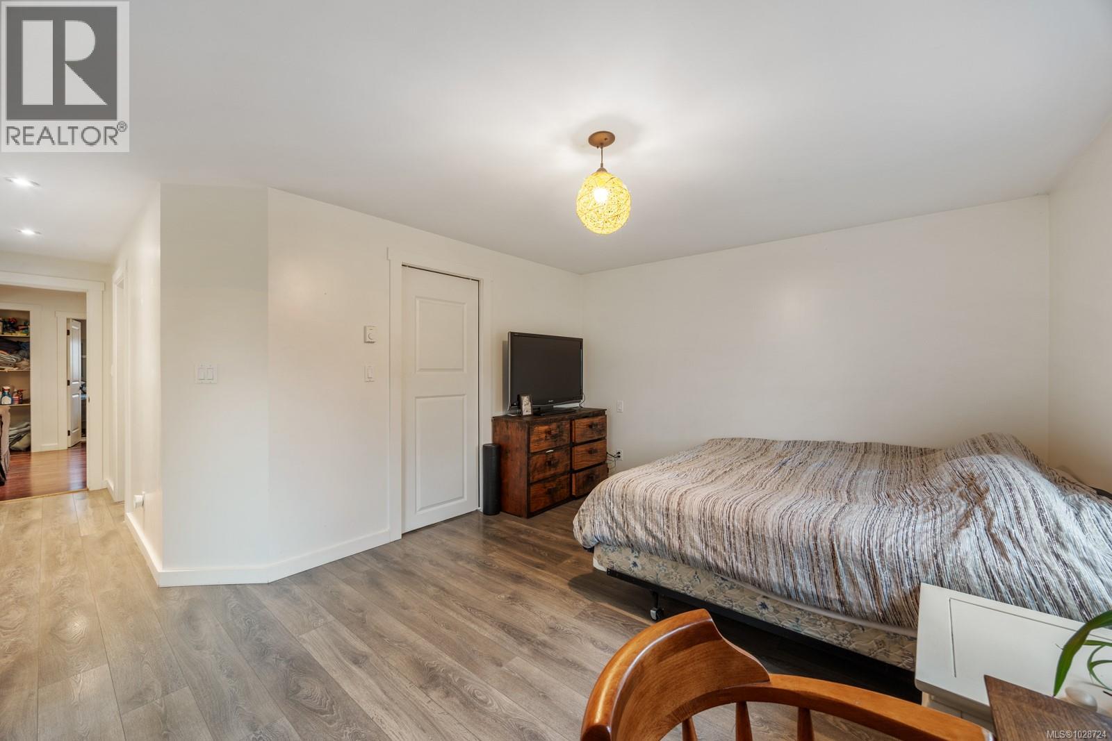 3328 Third St - 29