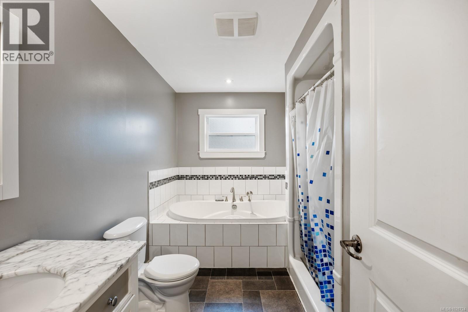 3328 Third St - 30
