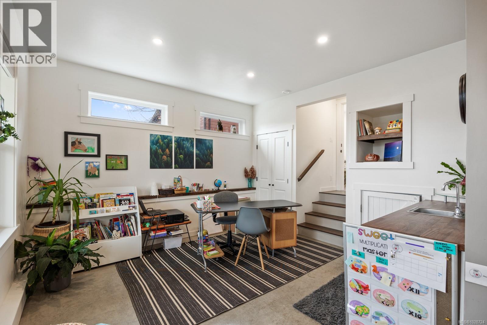 3328 Third St - 36