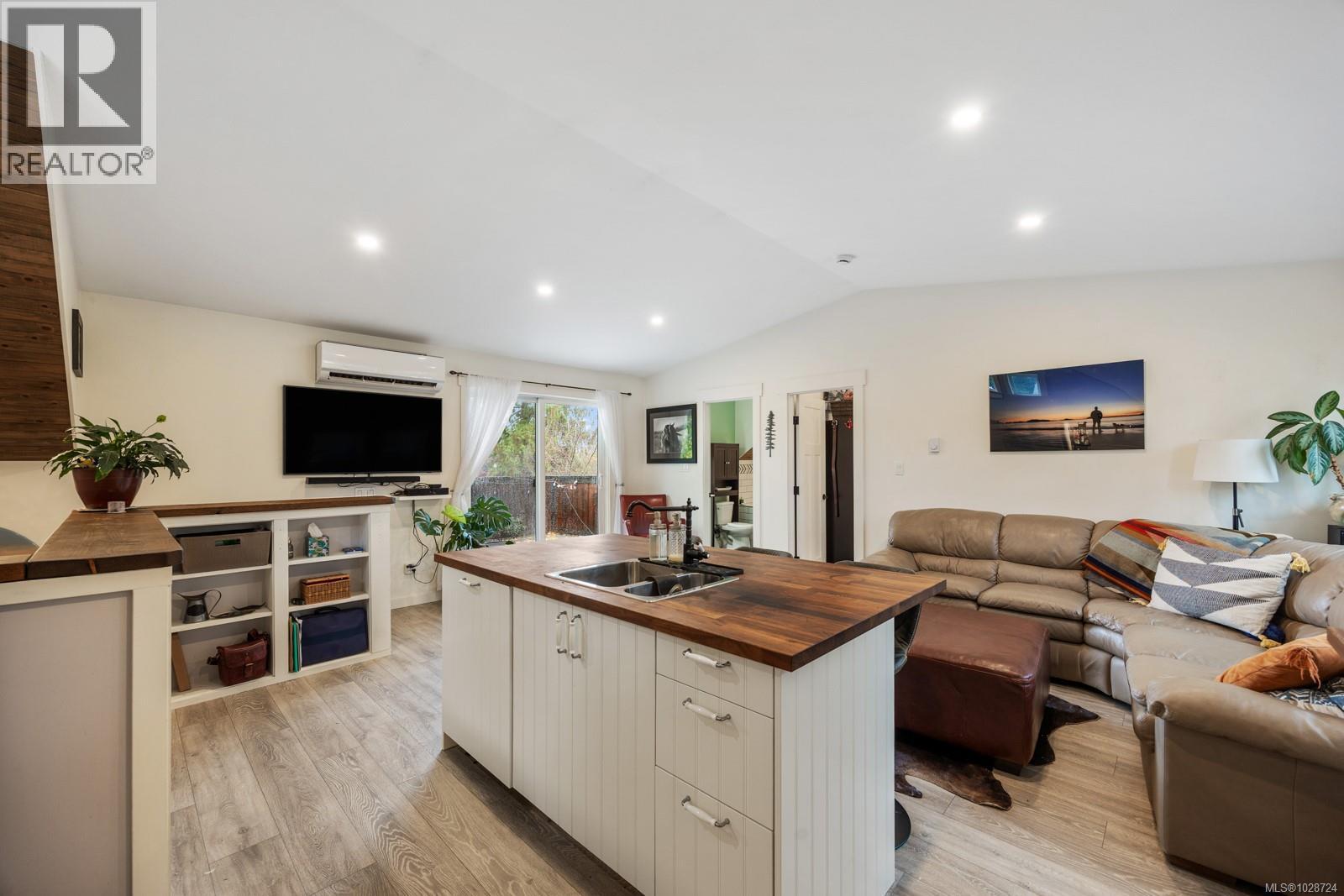 3328 Third St - 43