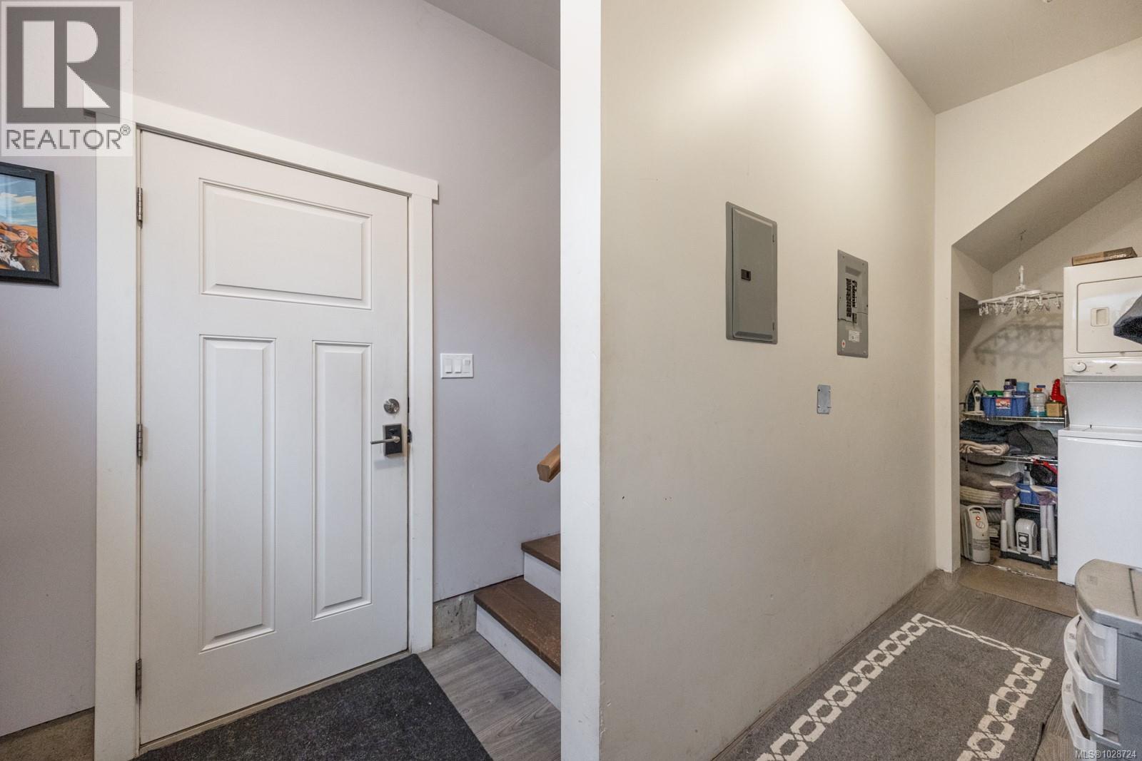 3328 Third St - 44