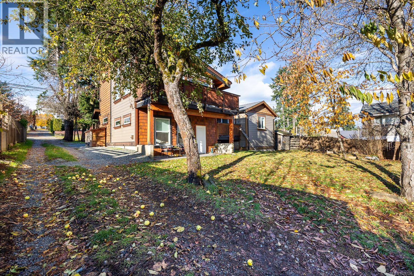 3328 Third St - 49