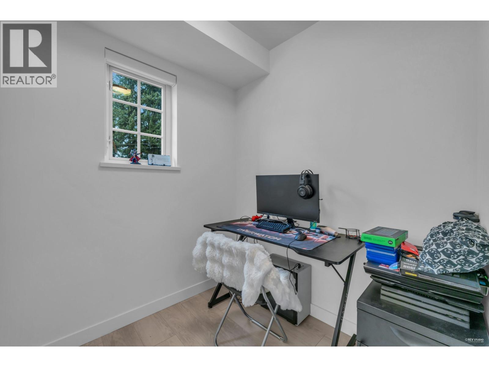 116 678 FAIRVIEW STREET, Coquitlam