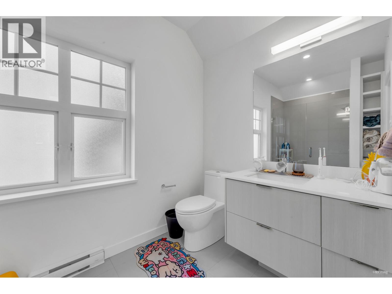 116 678 FAIRVIEW STREET, Coquitlam