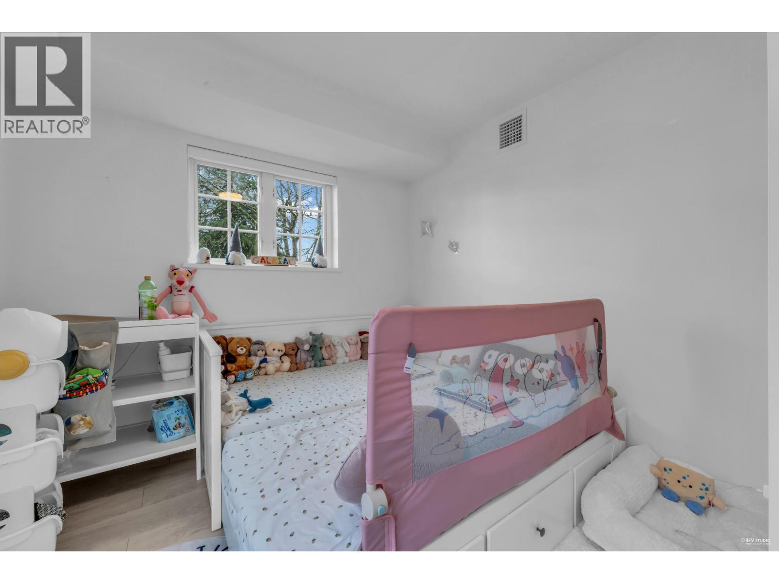 116 678 FAIRVIEW STREET, Coquitlam