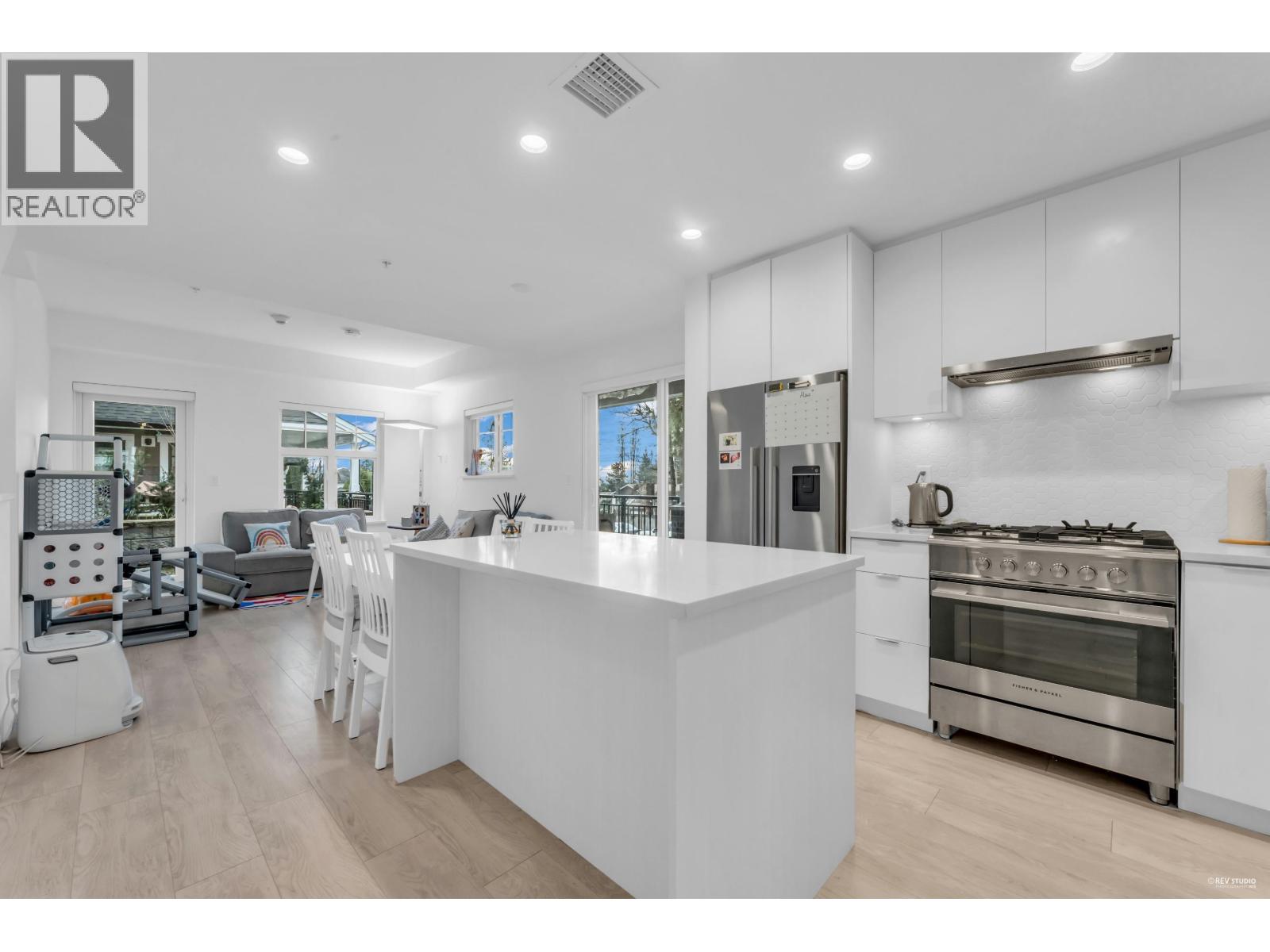 116 678 FAIRVIEW STREET, Coquitlam