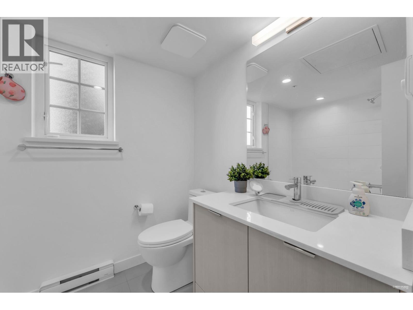 116 678 FAIRVIEW STREET, Coquitlam