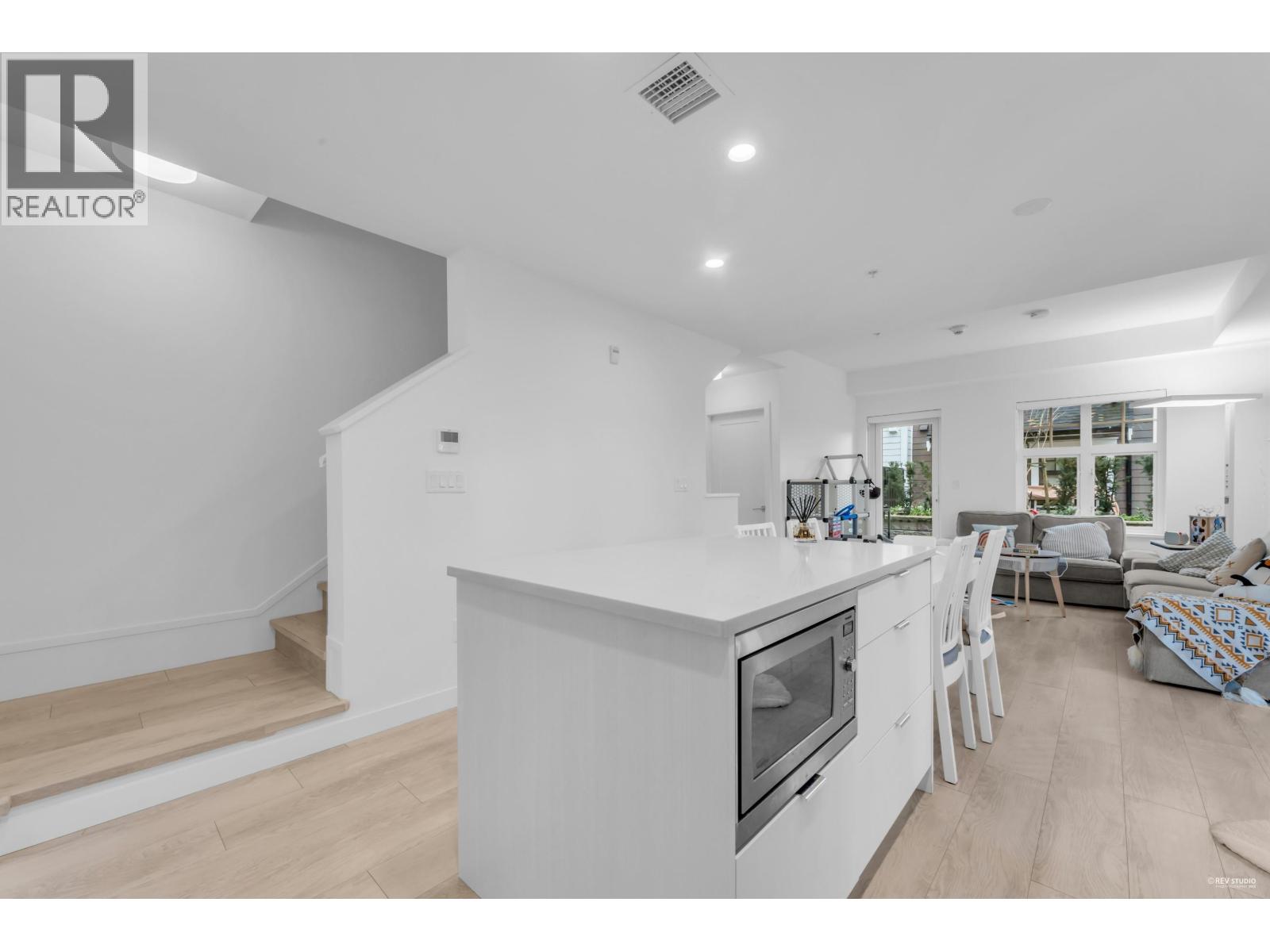 116 678 FAIRVIEW STREET, Coquitlam