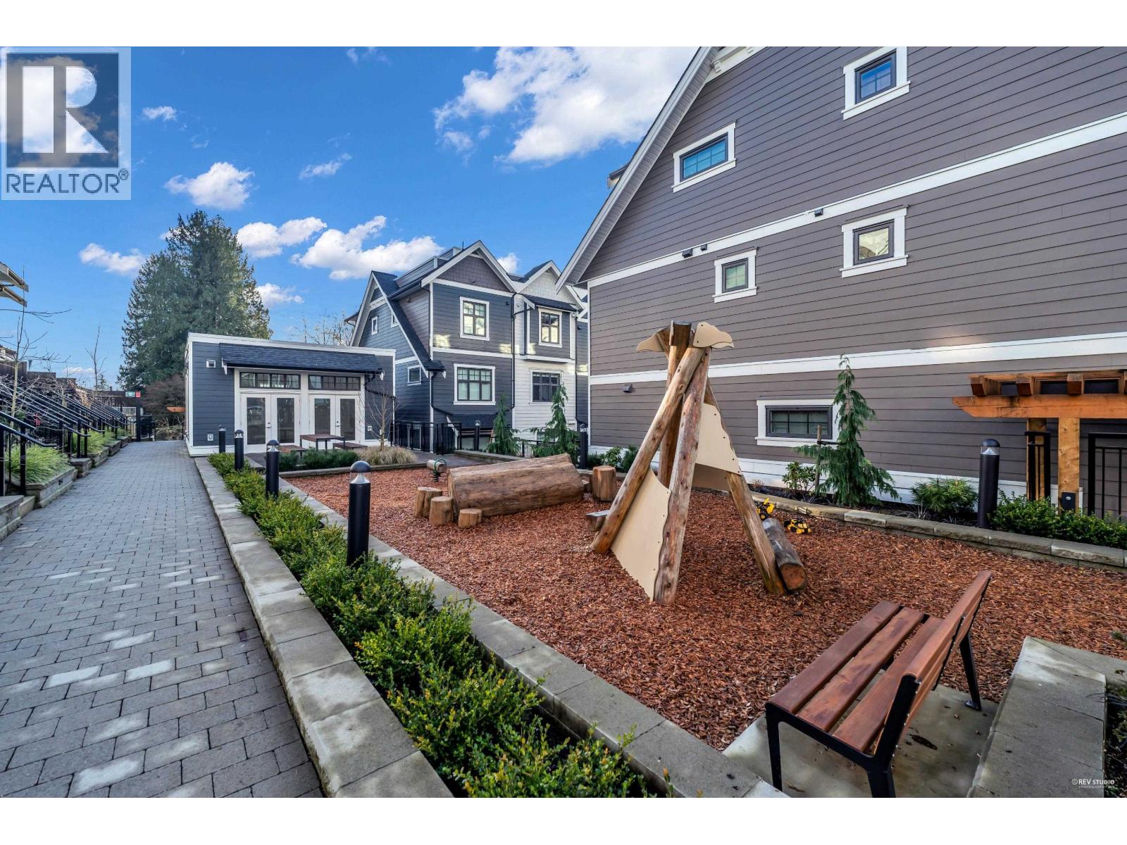 116 678 FAIRVIEW STREET, Coquitlam