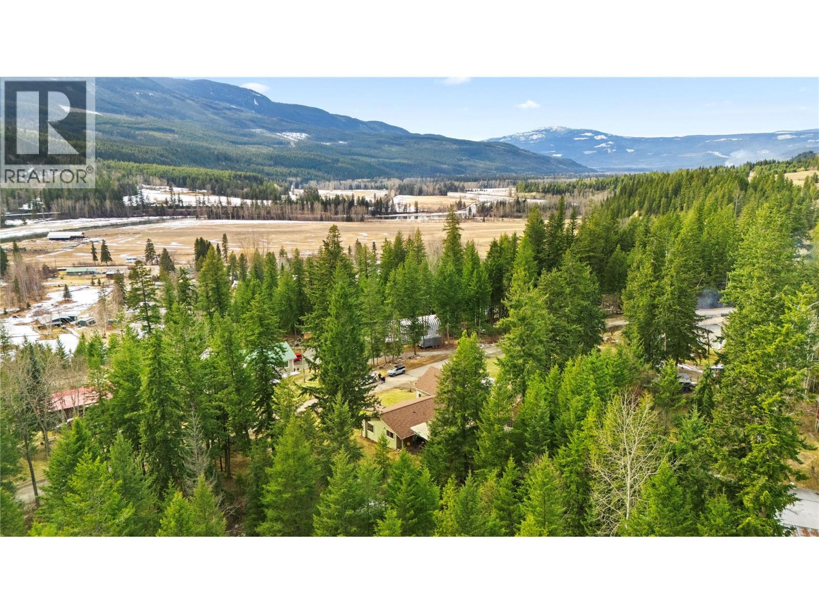 112 WALKER Road, Clearwater