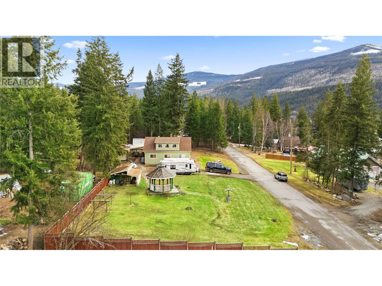 112 WALKER Road, Clearwater