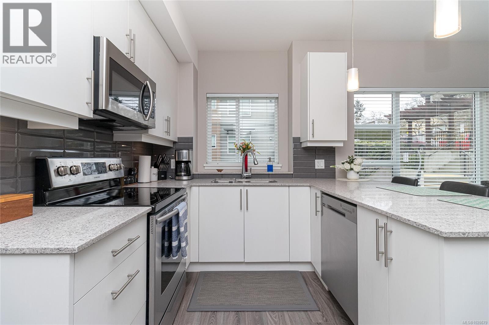 #203 1020 INVERNESS RD - 7