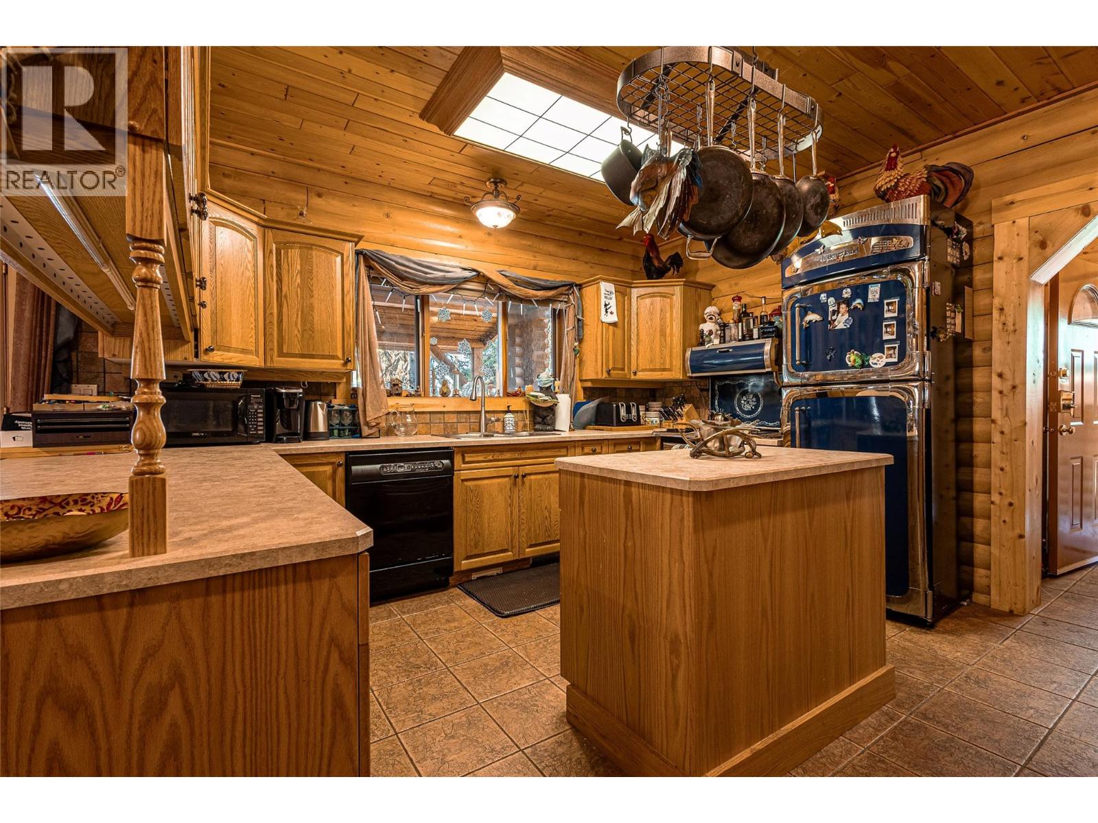 1733 District Lot Lake, Lake Country