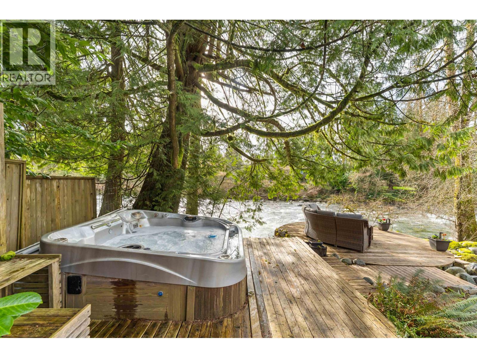 808 SEYMOUR BOULEVARD, North Vancouver