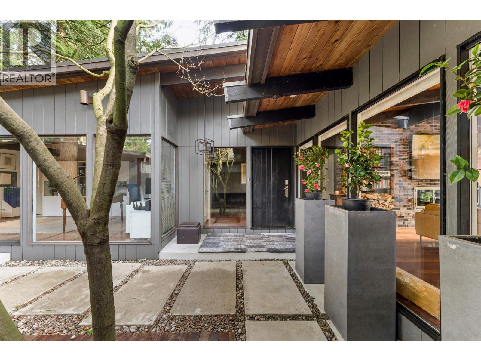 808 SEYMOUR BOULEVARD, North Vancouver