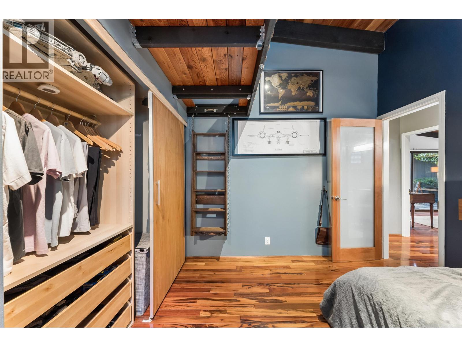 808 SEYMOUR BOULEVARD, North Vancouver