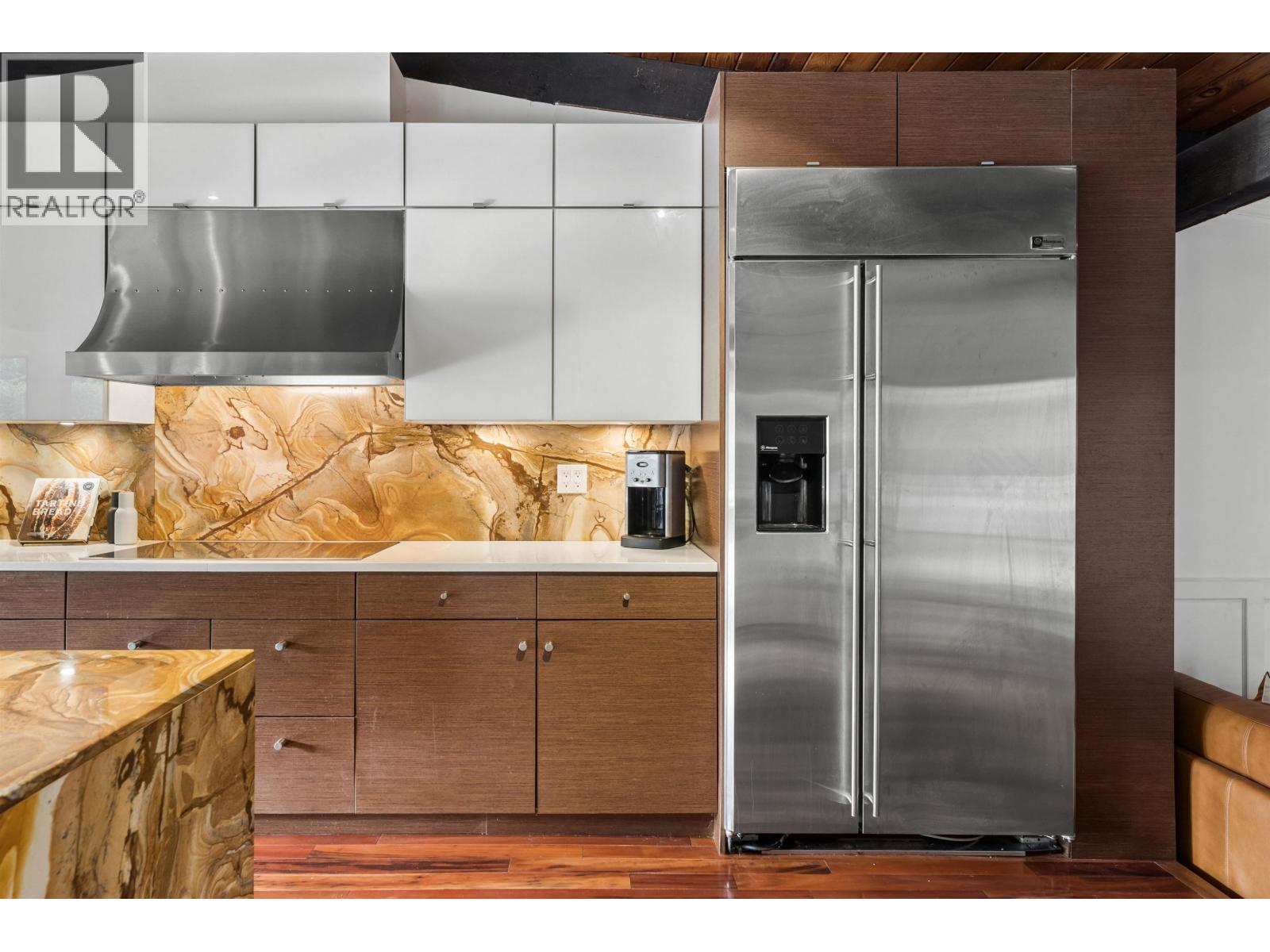 808 SEYMOUR BOULEVARD, North Vancouver