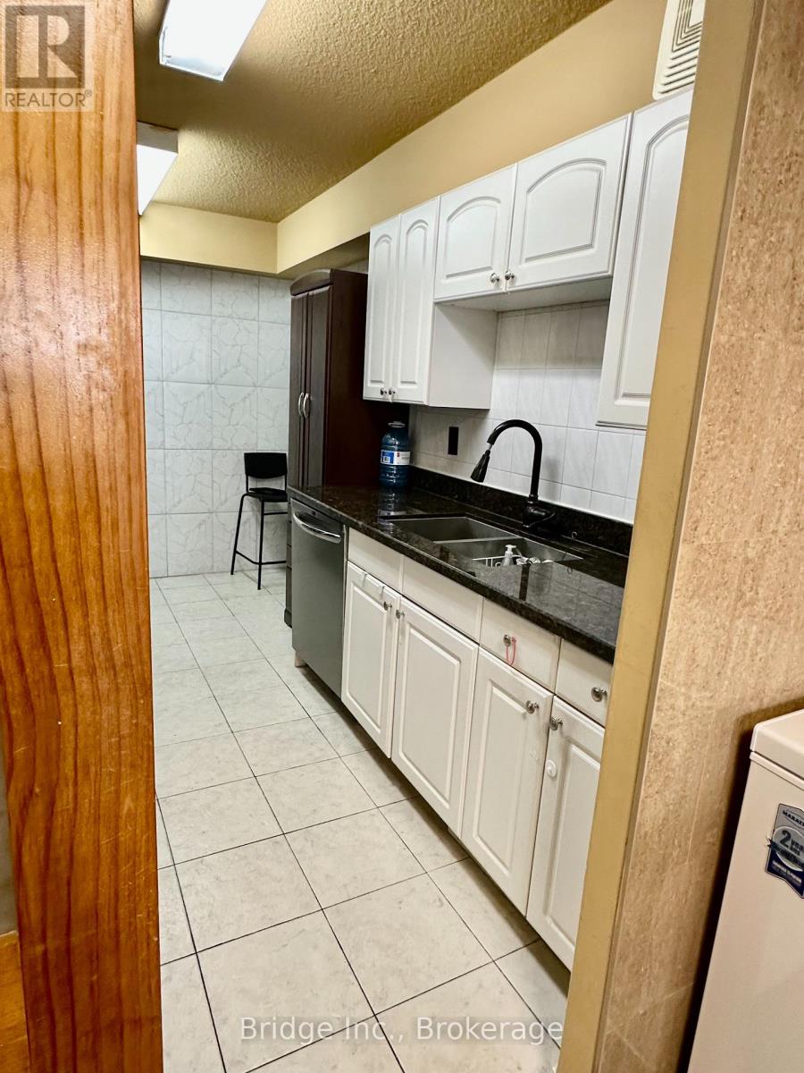 #405 10 TOBERMORY DRIVE - 12