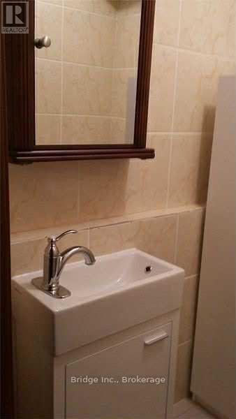 #405 10 TOBERMORY DRIVE - 19