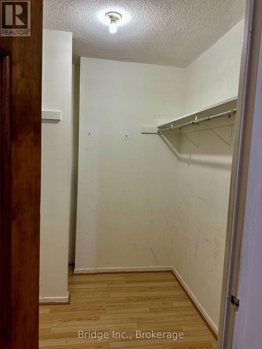 #405 10 TOBERMORY DRIVE - 22