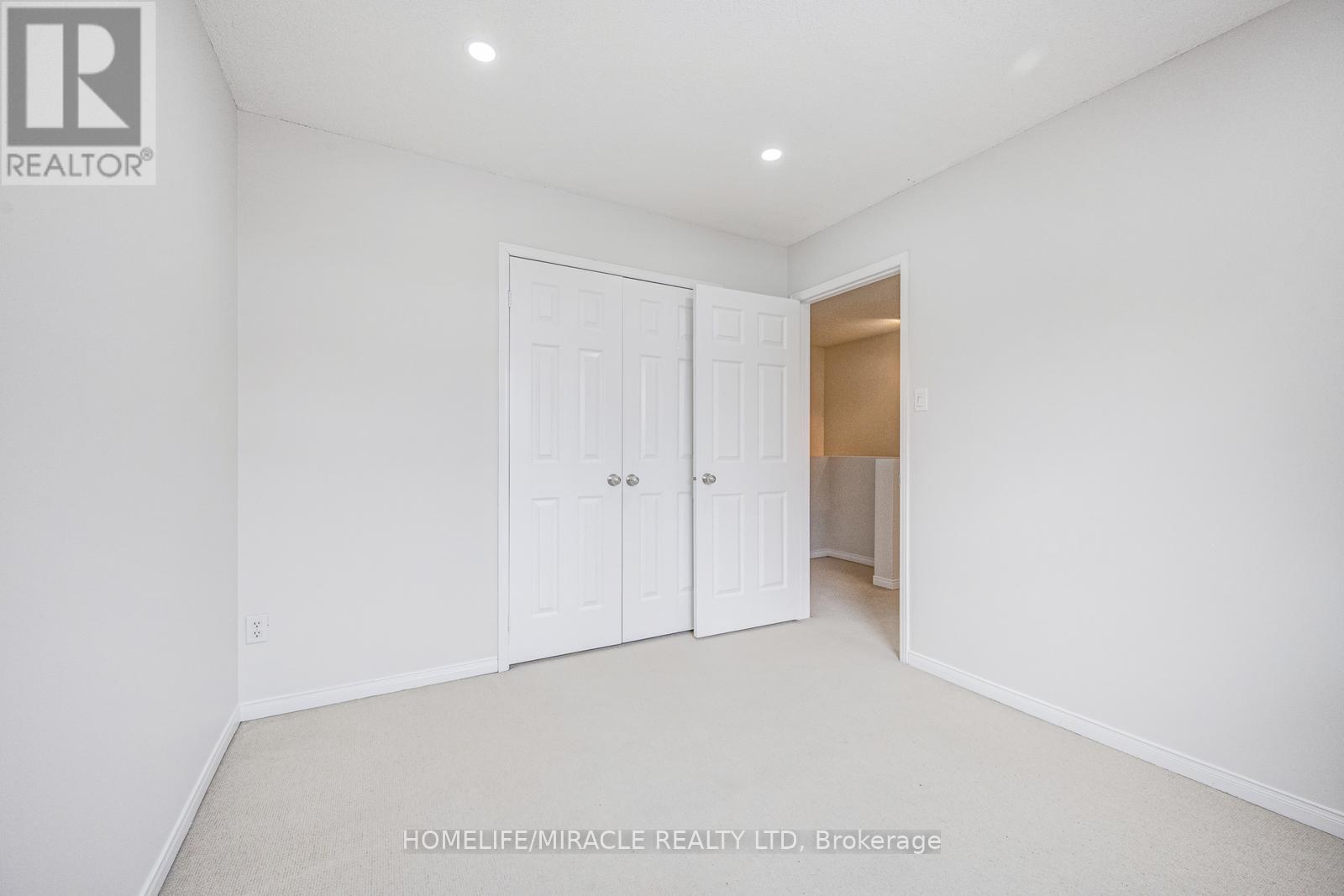 #29 2065 SIXTH LINE - 29