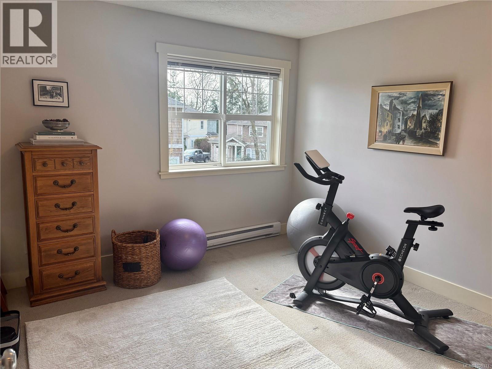 Single Family House for Sale in   Pipeline Rd Country Side Saanich 