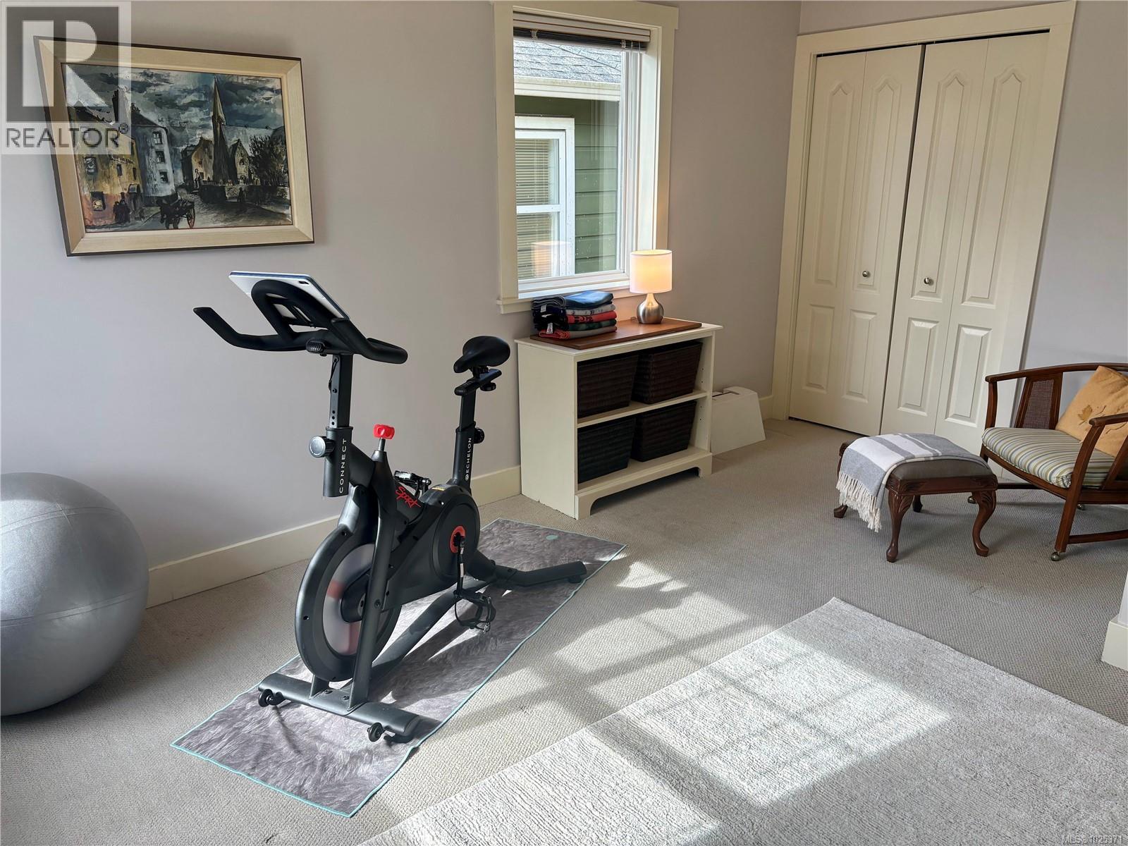 Single Family House for Sale in   Pipeline Rd Country Side Saanich 