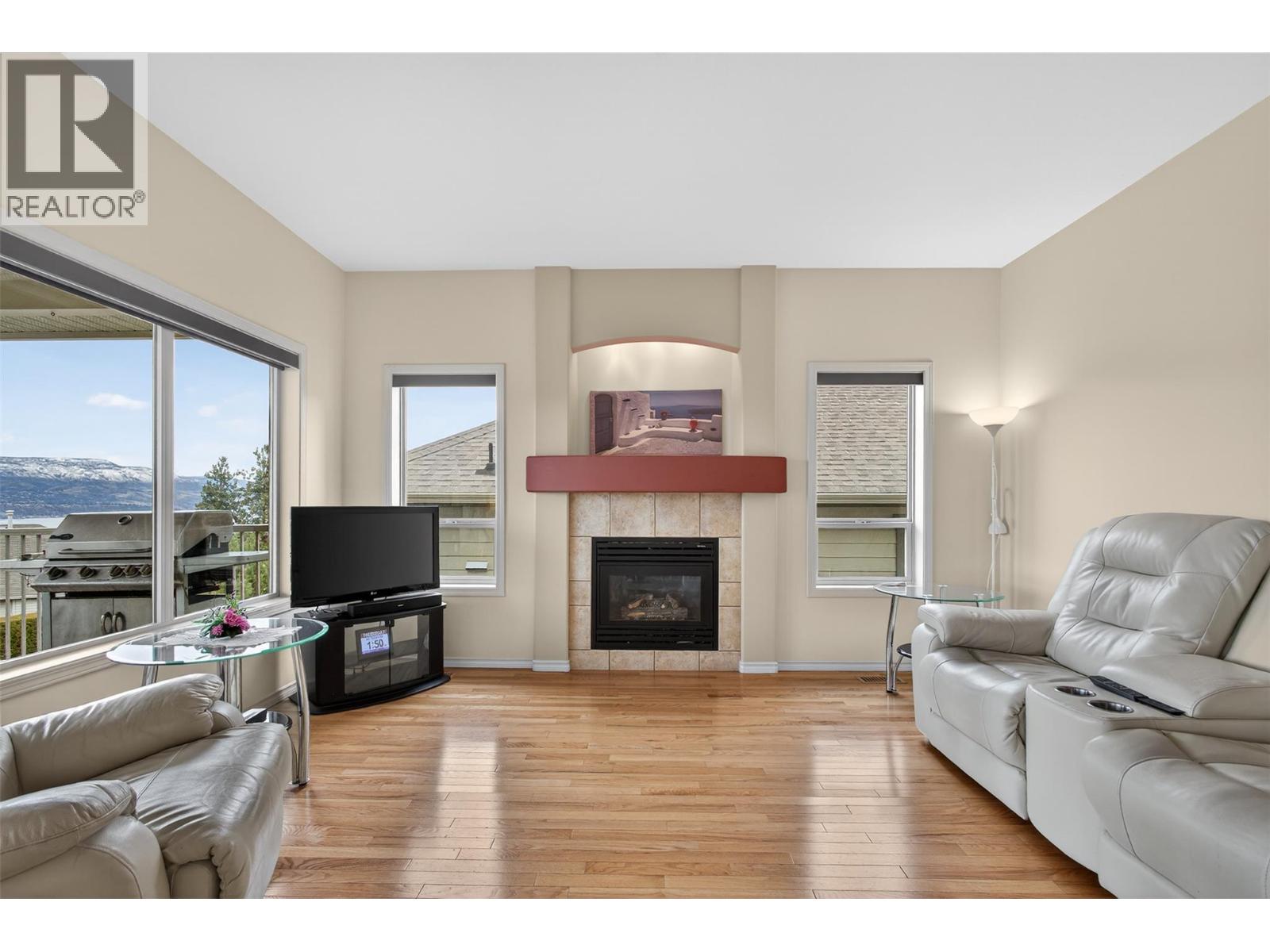 5038 South Ridge Drive, Kelowna